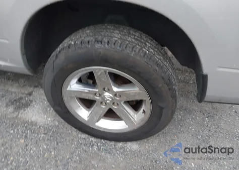 2017 Ram 1500 Express 4X4 5'7 Box from USA, damaged, VIN 3C6RR7KT1HG735923